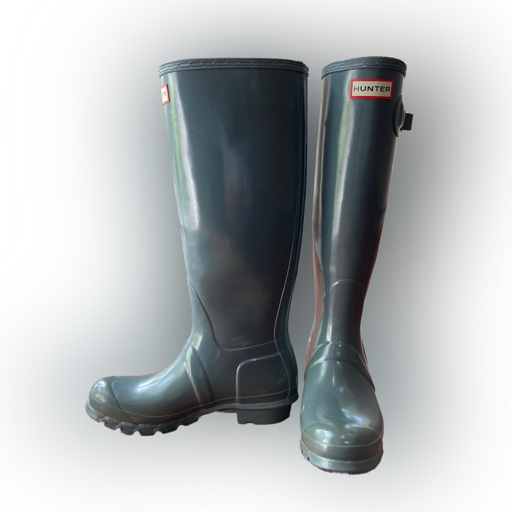 Hunter Original Tall Boot in Glossy Gray - fits like a 7